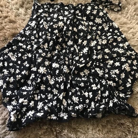 Brandy Melville floral print top - Picture 3 of 7